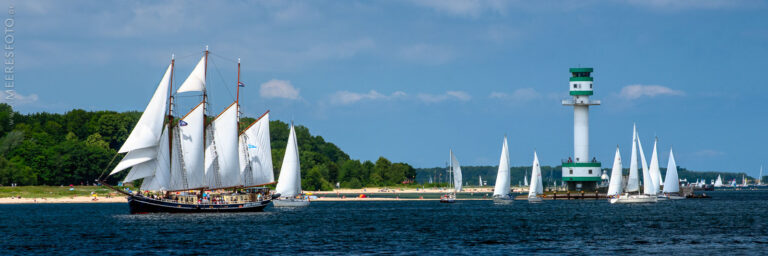 Segler und Strand von Friedrichsort